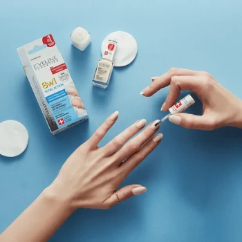 EVELINE NAIL THERAPY TOTAL ACTION SKONCENTROWANA ODZYWKA DO PAZNOKCI 8W1
