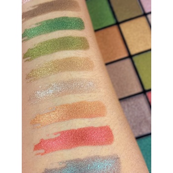 MAKEUP REVOLUTION RELOADED EMPIRE PALETA CIENI DO POWIEK